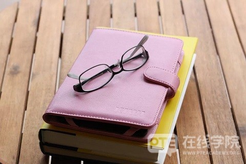 公告：中国驻英国大使馆根据目前英国的疫情发展情况建议