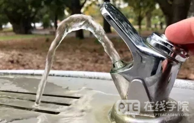 “破破烂烂”的澳大利亚到底富裕在哪儿？真相令人震惊！