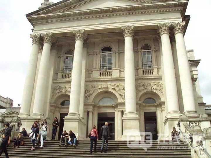 去英国留学，是选热门专业还是冷门专业？