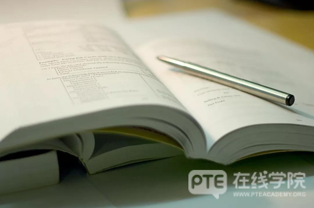 PTE大作文常见语法：现在分词作定语和状语的区别